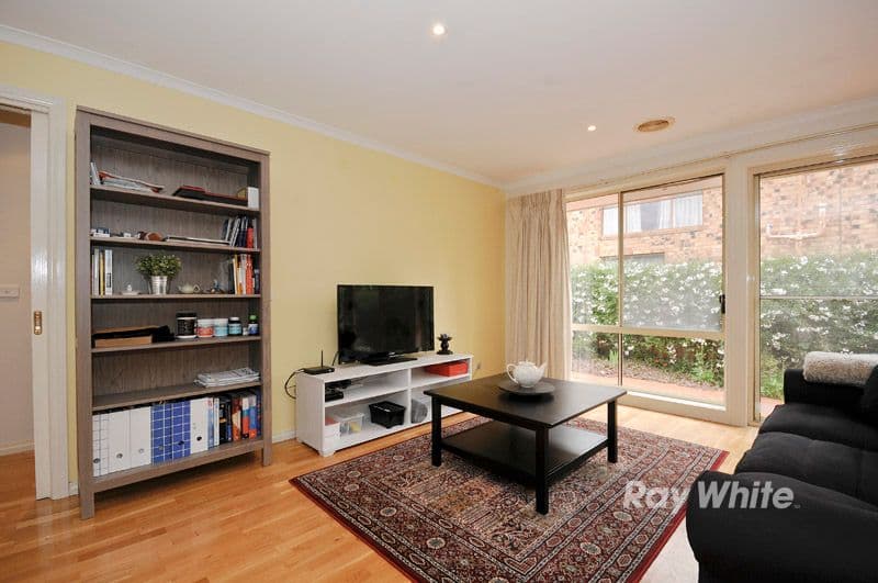 4 Leo Close, WANTIRNA SOUTH VIC 3152, Wantirna South - Thumbnail 3