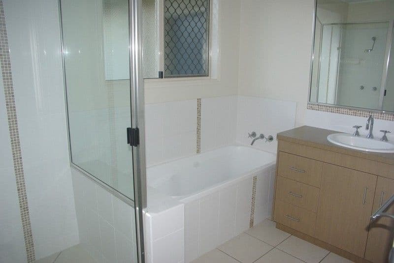 10 Rosemoor Court, GLENELLA QLD 4740, Glenella - Thumbnail 4