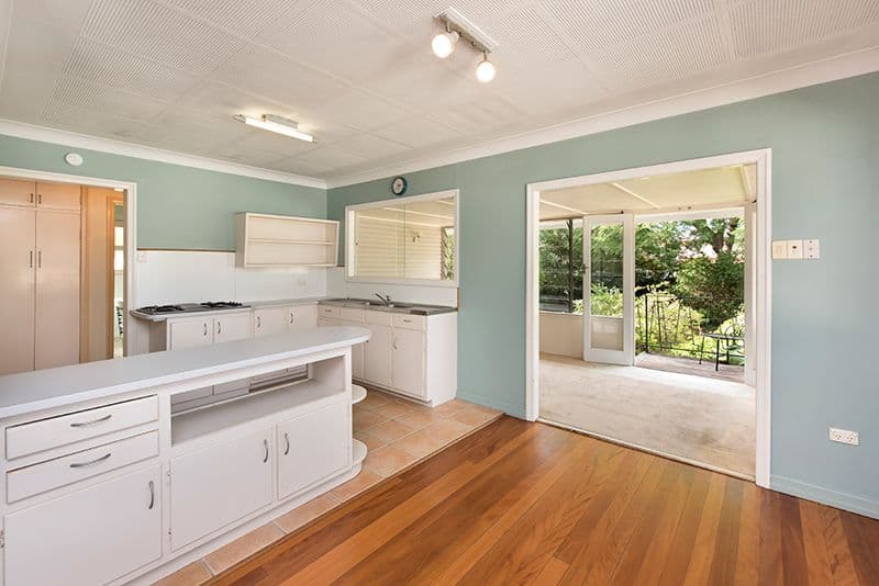 10 Justin Street, Holland Park West QLD 4121, Holland Park West - Thumbnail 2