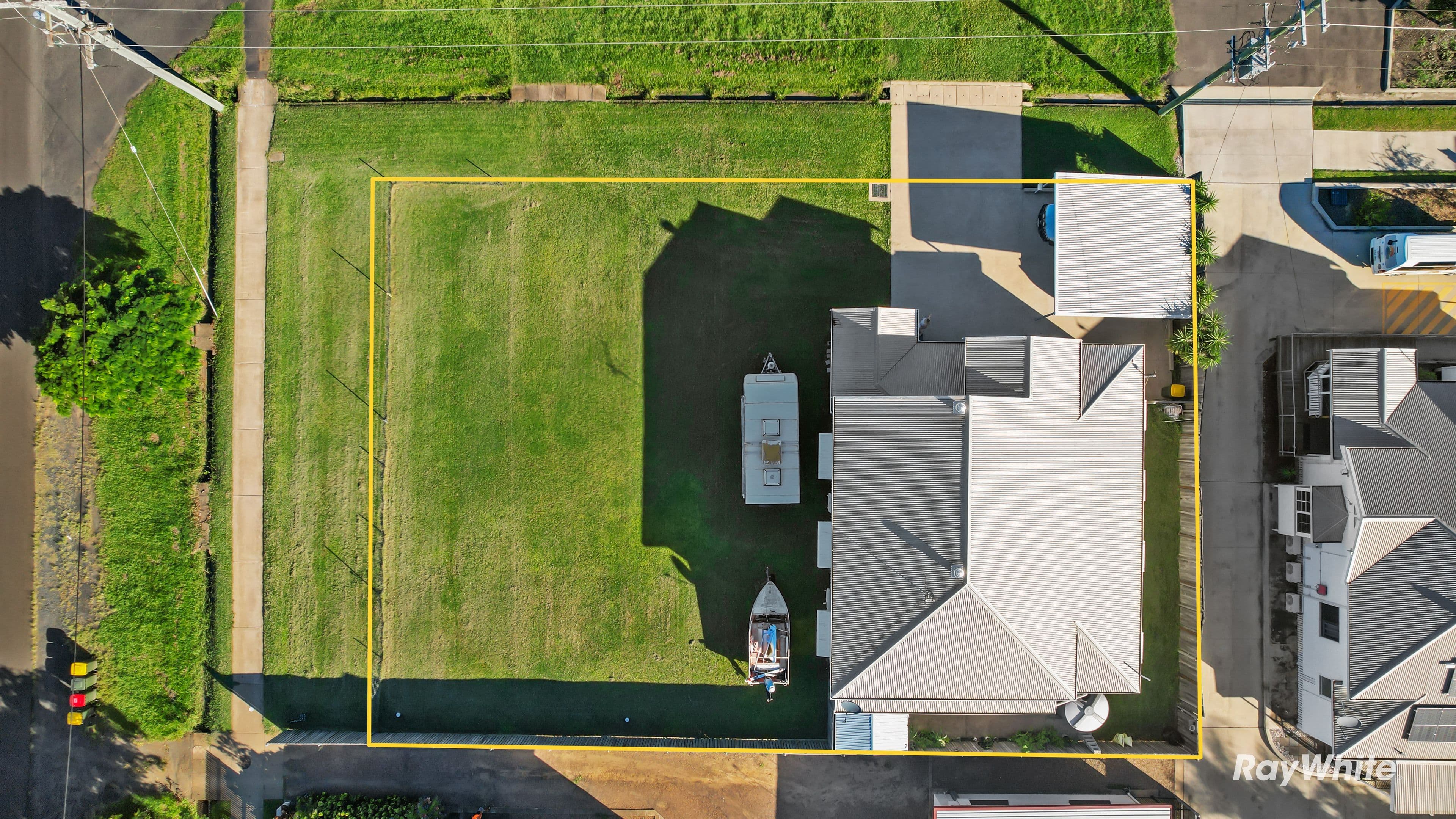 17 Burrum Street, Bundaberg West QLD 4670, Bundaberg West - Thumbnail 2