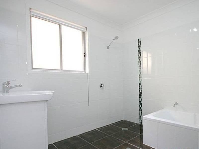 11 Balaton Street, RIVERHILLS QLD 4074, Riverhills - Thumbnail 2