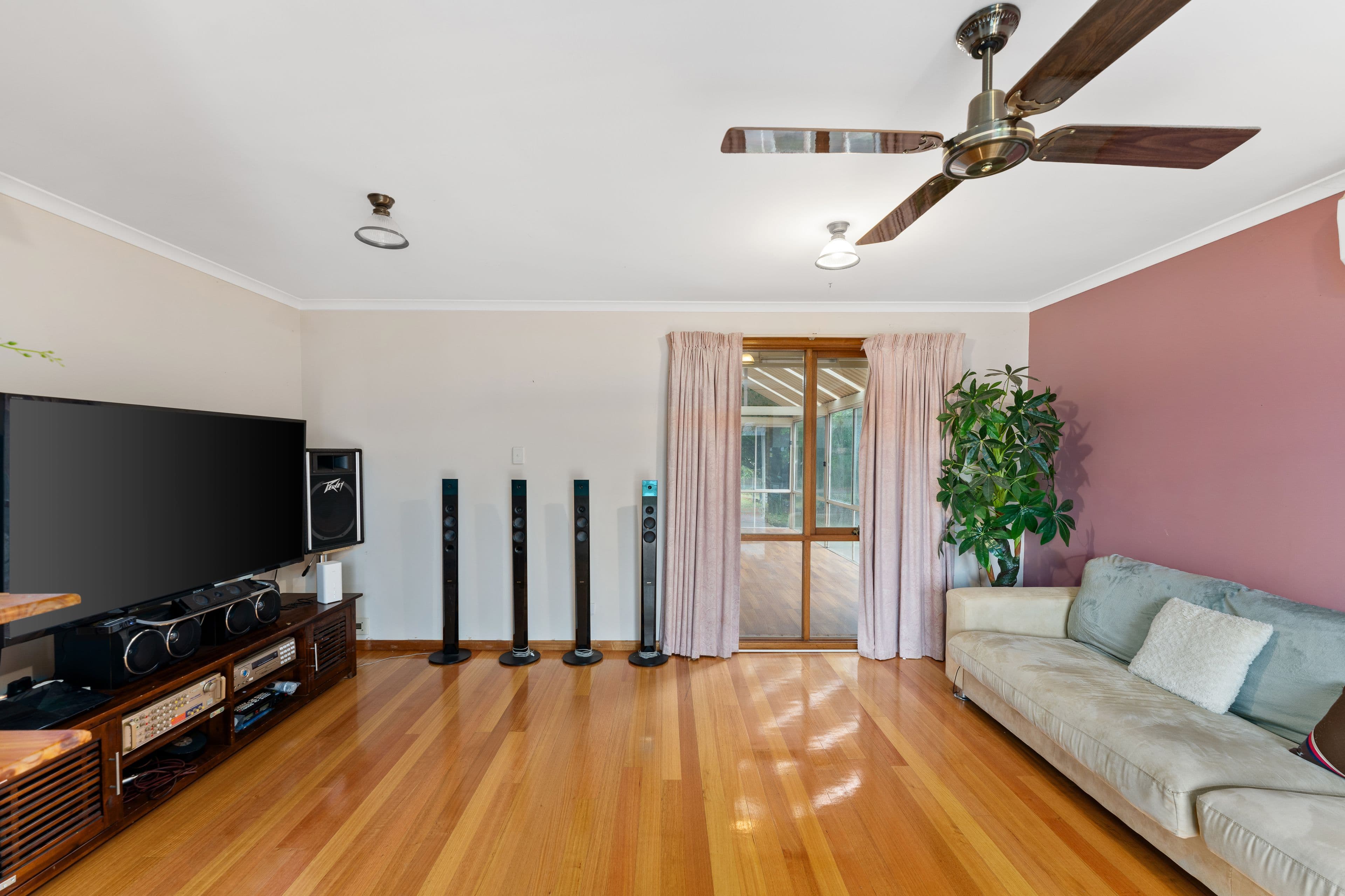 12 Manning Court, Sunbury VIC 3429, Sunbury - Thumbnail 2