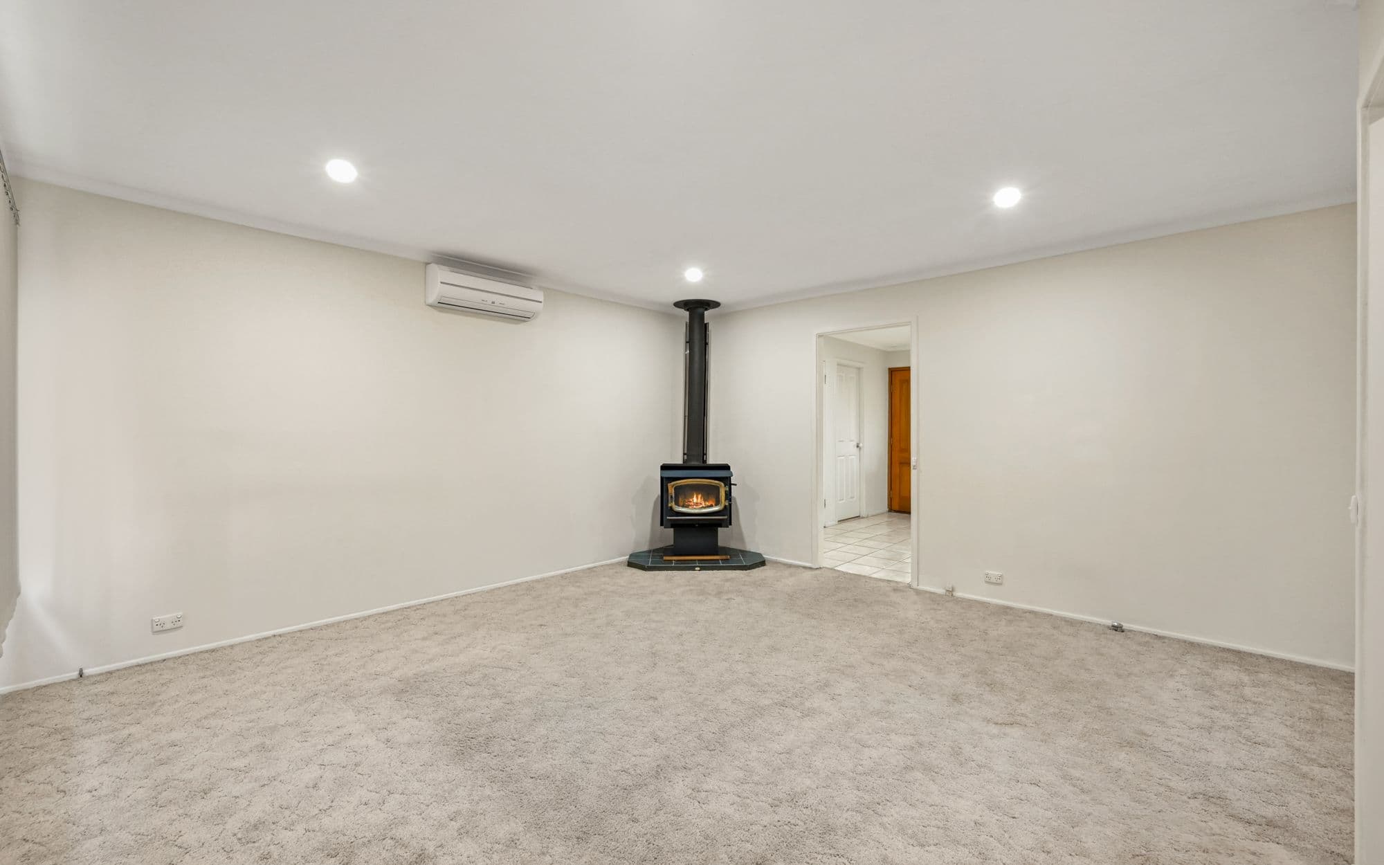 6 Galashiels Avenue, St Andrews NSW 2566, St Andrews - Thumbnail 3