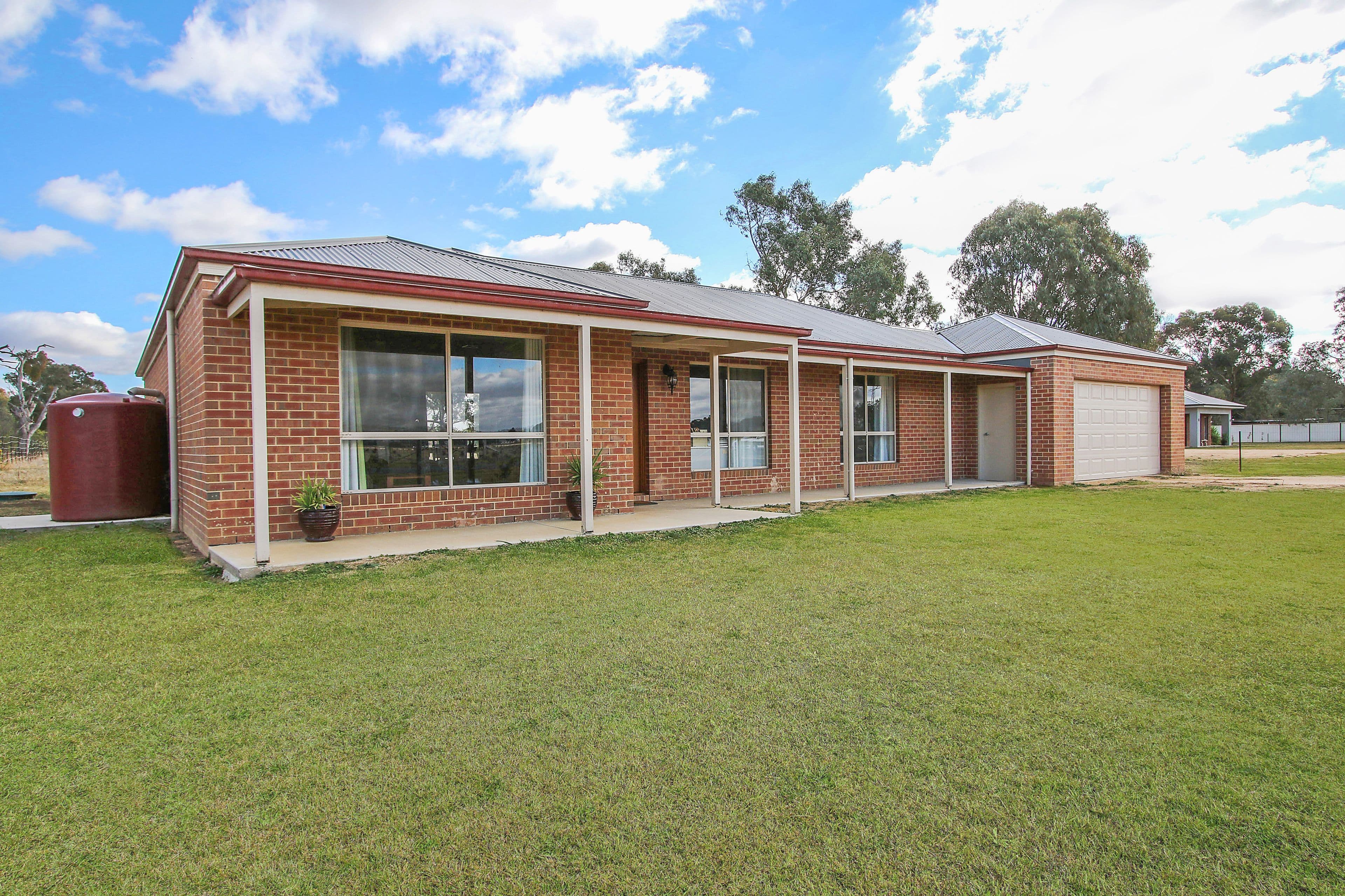 121 Holbeach Street, Howlong - Image 1
