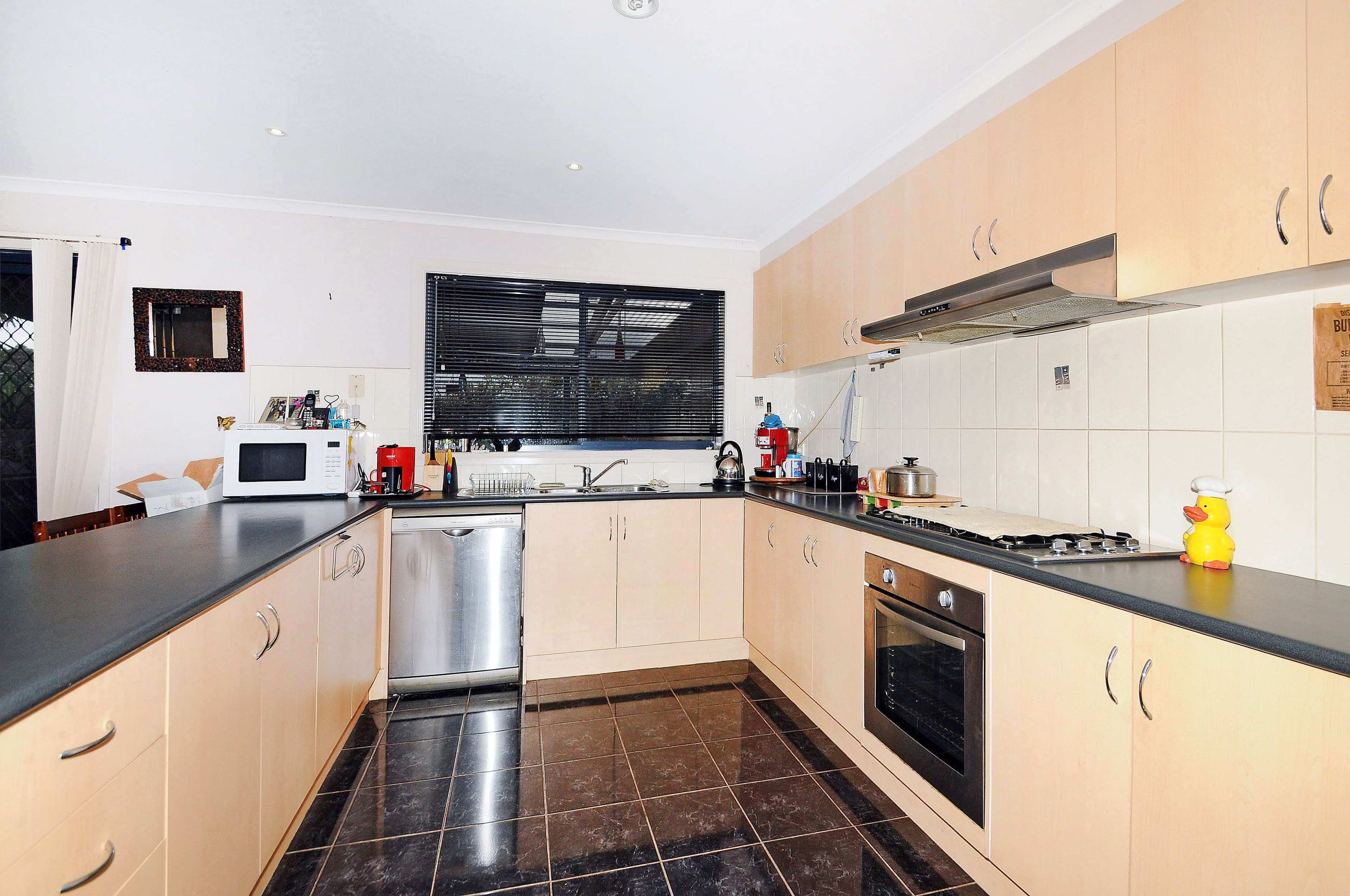 16 Clancy Crescent, Carrum Downs VIC 3201, Carrum Downs - Thumbnail 2