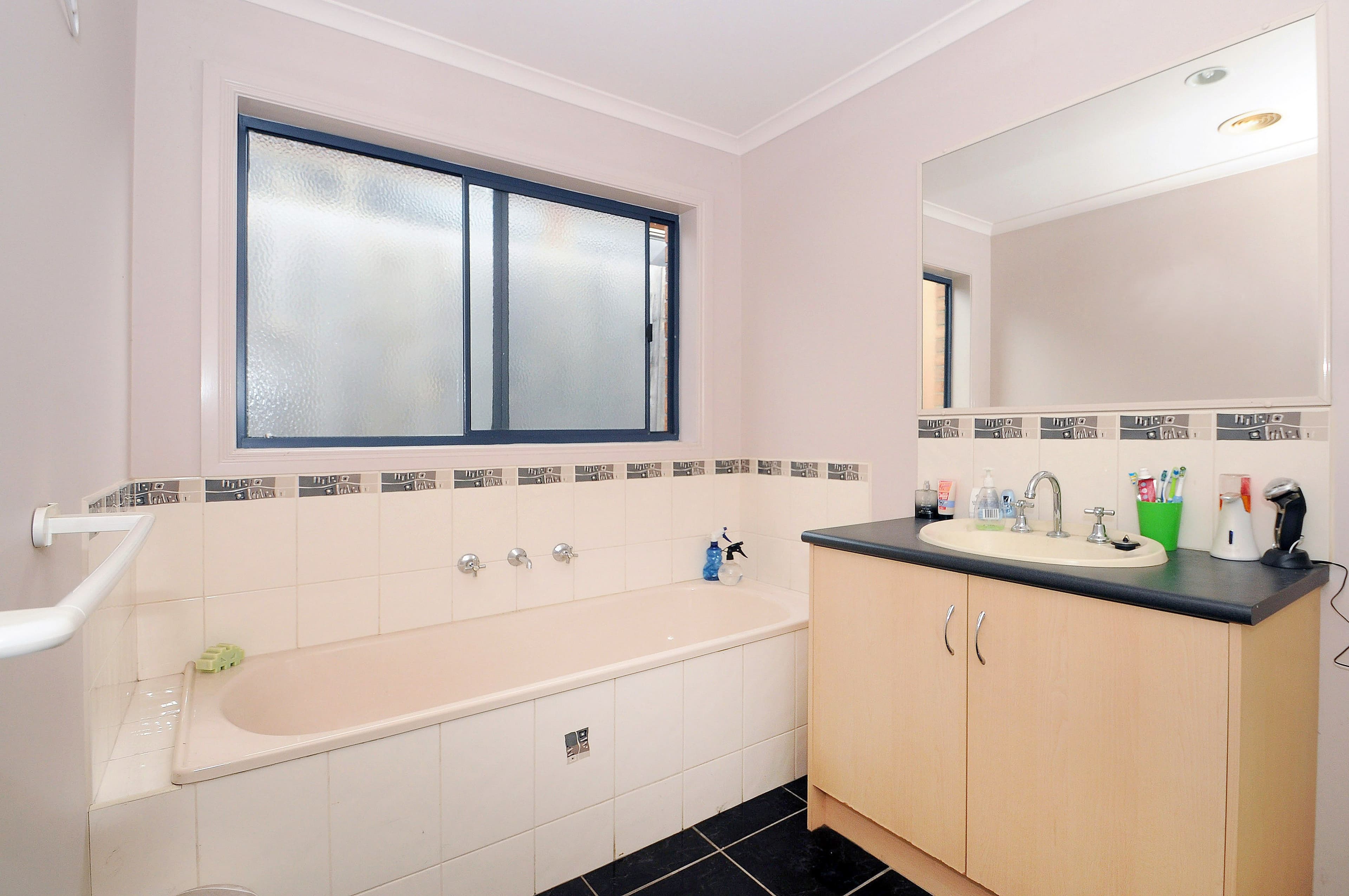 16 Clancy Crescent, Carrum Downs VIC 3201, Carrum Downs - Thumbnail 3
