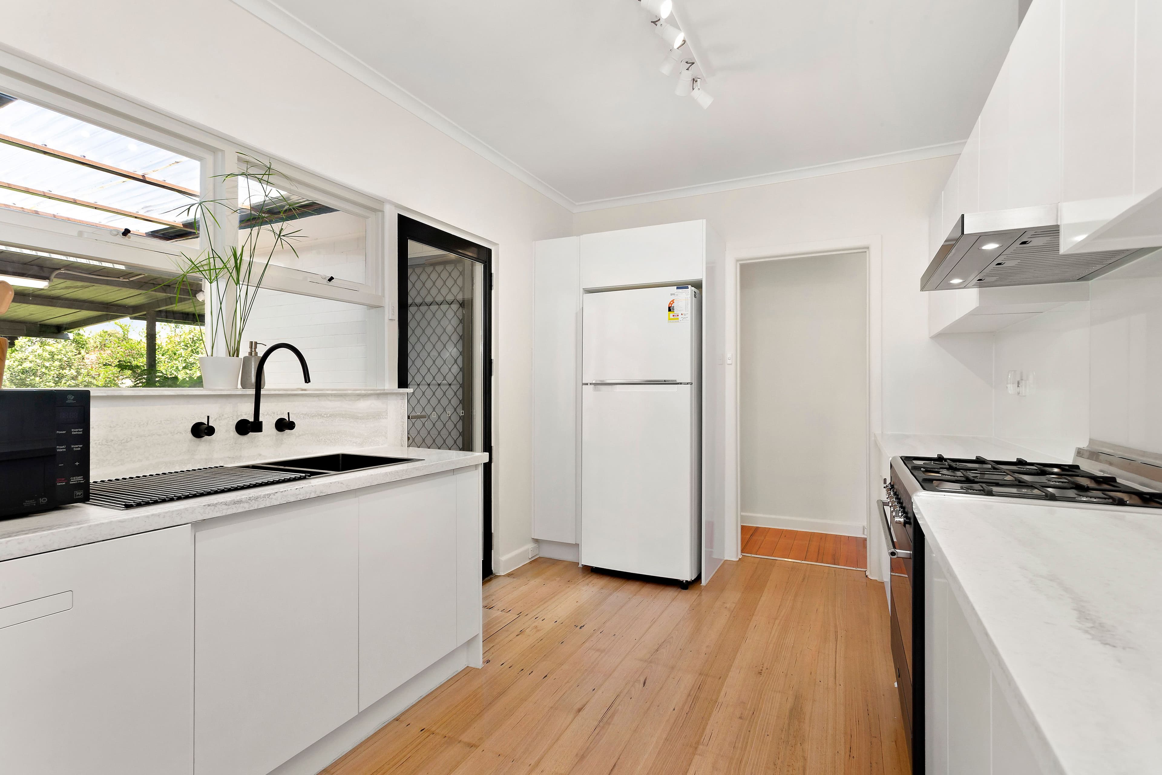 11 Dorothy Avenue, Thomastown VIC 3074, Thomastown - Thumbnail 4