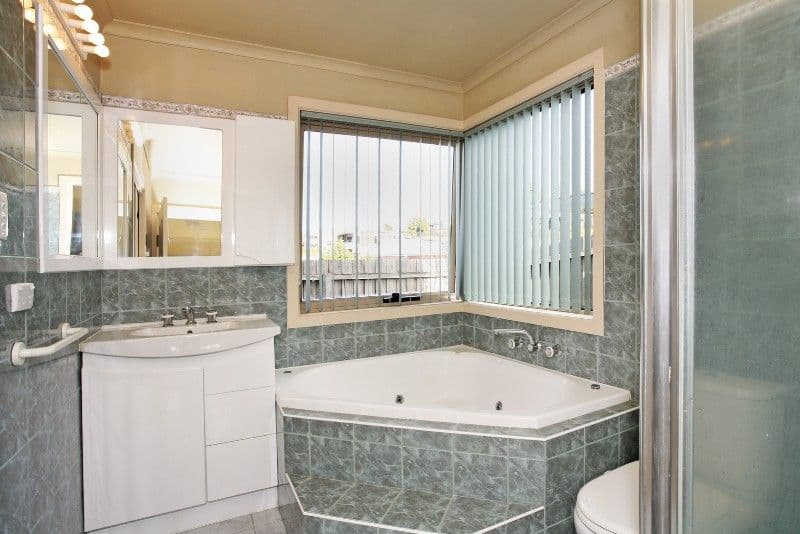 22 St Catherines Drive, HIGHTON VIC 3216, Highton - Thumbnail 3
