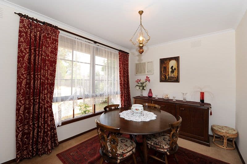 19 Renwick Road, FERNTREE GULLY VIC 3156, Ferntree Gully - Thumbnail 3