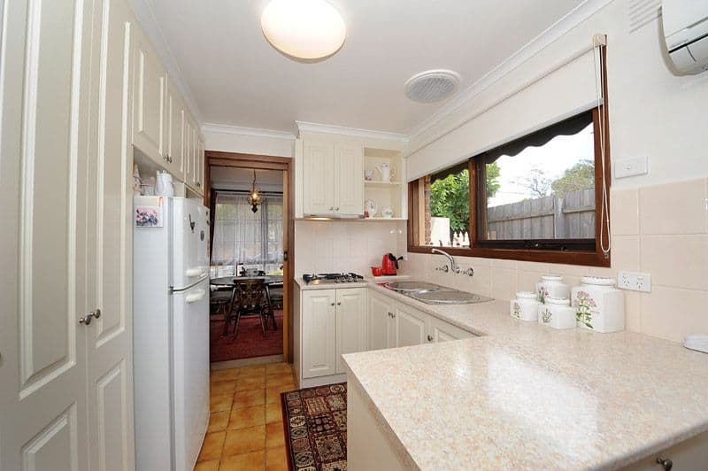 19 Renwick Road, FERNTREE GULLY VIC 3156, Ferntree Gully - Thumbnail 4