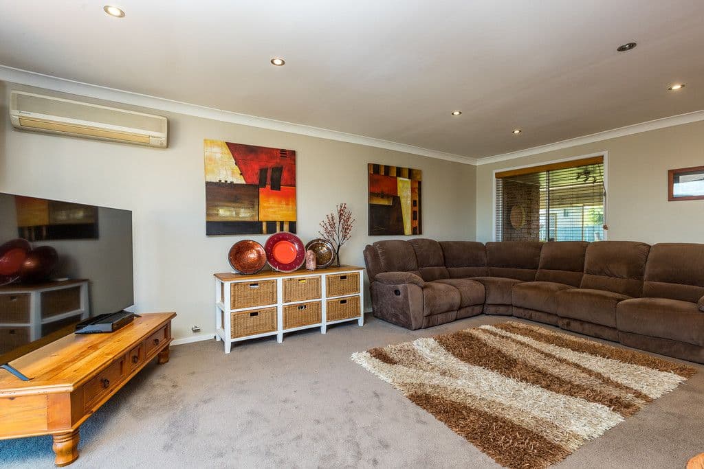14 Holt Place, Raymond Terrace NSW 2324, Raymond Terrace - Thumbnail 3