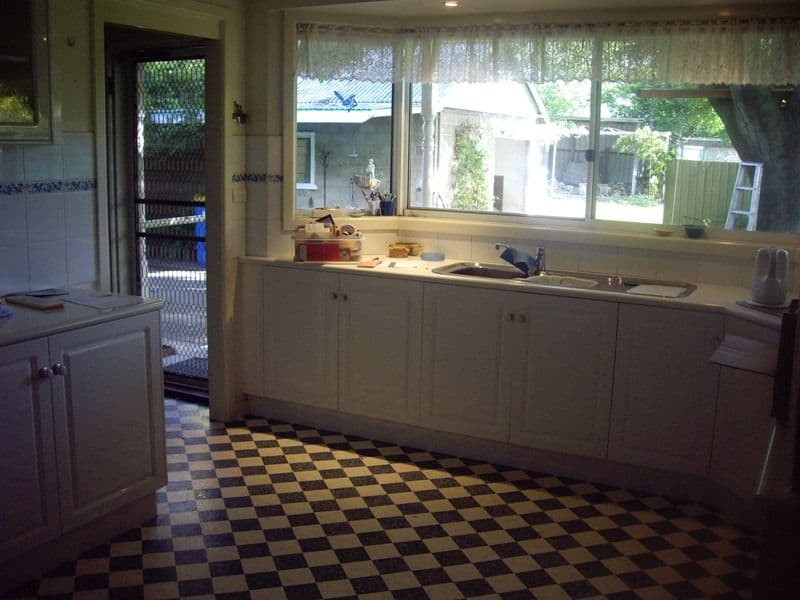 24 Livingstone Street, AVENEL VIC 3664, Avenel - Thumbnail 2