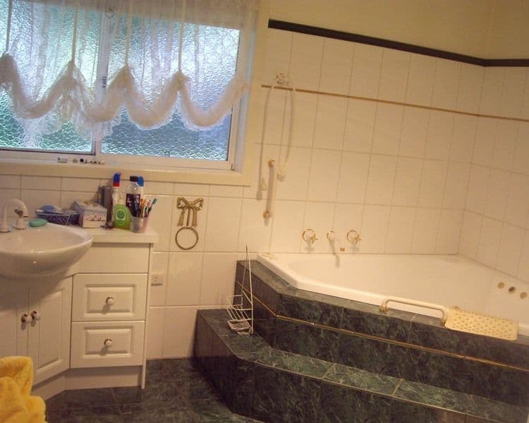 24 Livingstone Street, AVENEL VIC 3664, Avenel - Thumbnail 4