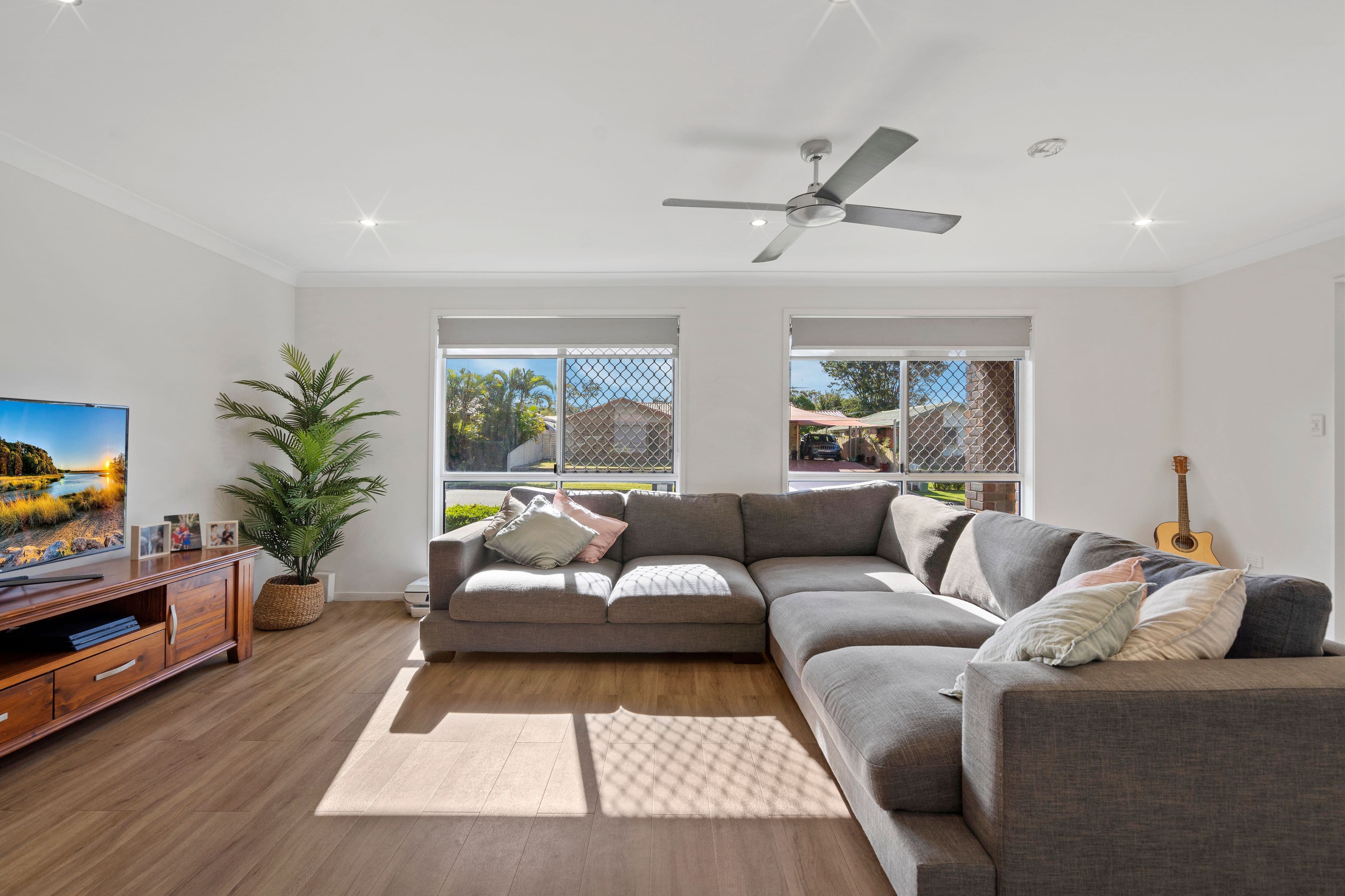 10 Lapidus Street, Birkdale QLD 4159, Birkdale - Thumbnail 4