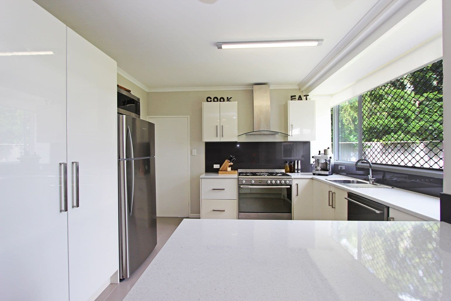 19 Periwinkle Avenue, TRINITY BEACH QLD 4879, Trinity Beach - Thumbnail 3