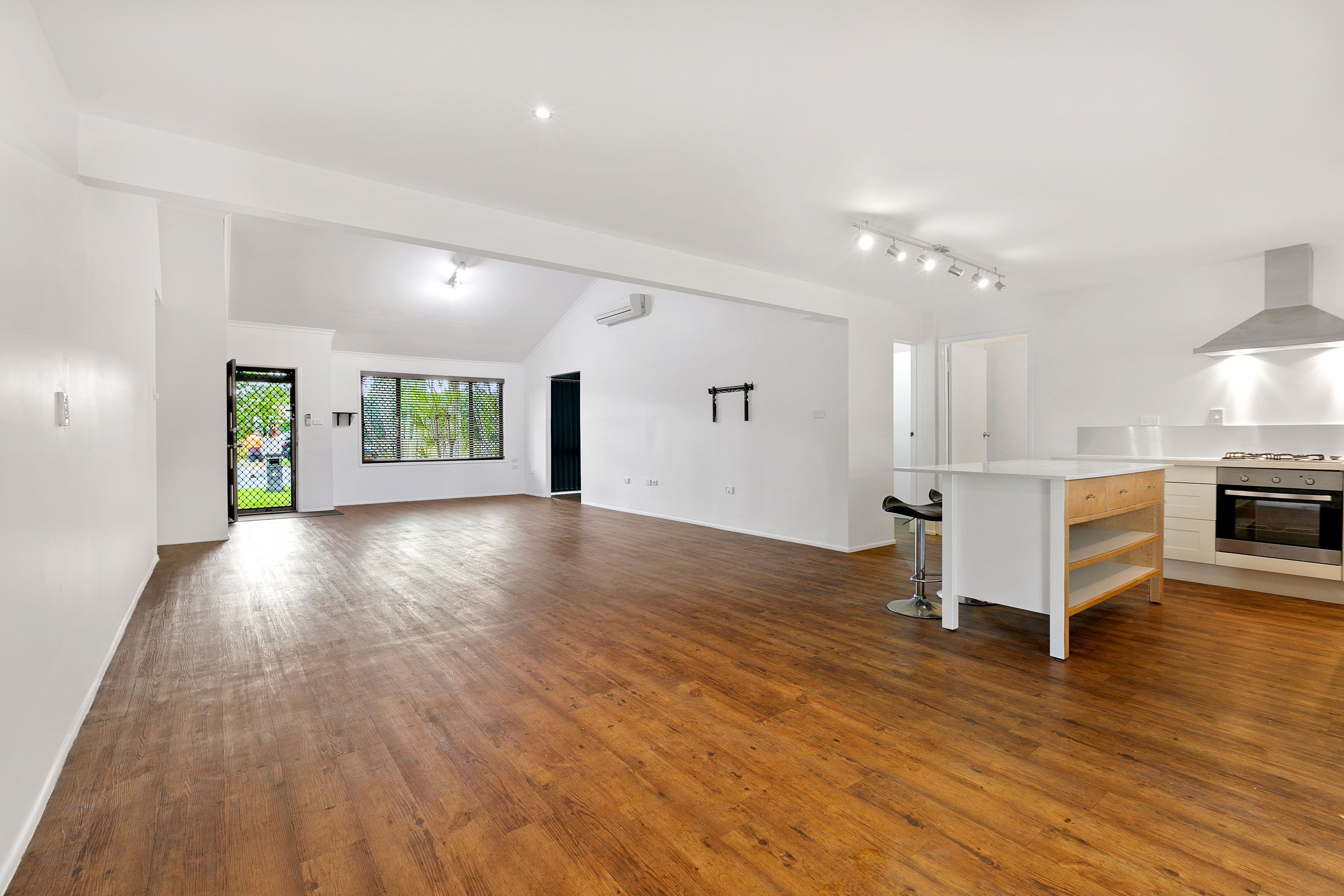 8 Wisteria Court, Victoria Point QLD 4165, Victoria Point - Thumbnail 4