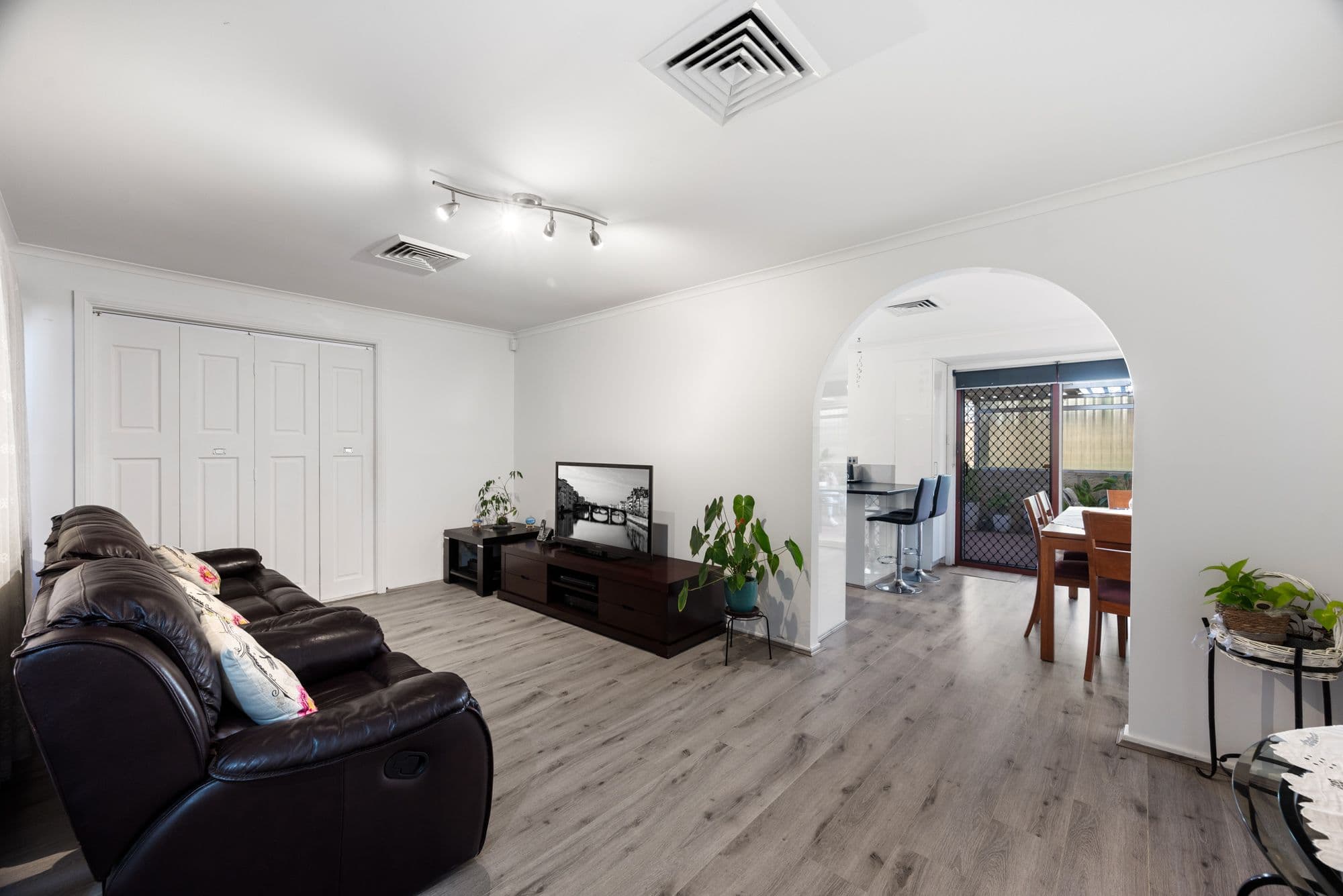80 Cleopatra Drive, Rosemeadow NSW 2560, Rosemeadow - Thumbnail 2