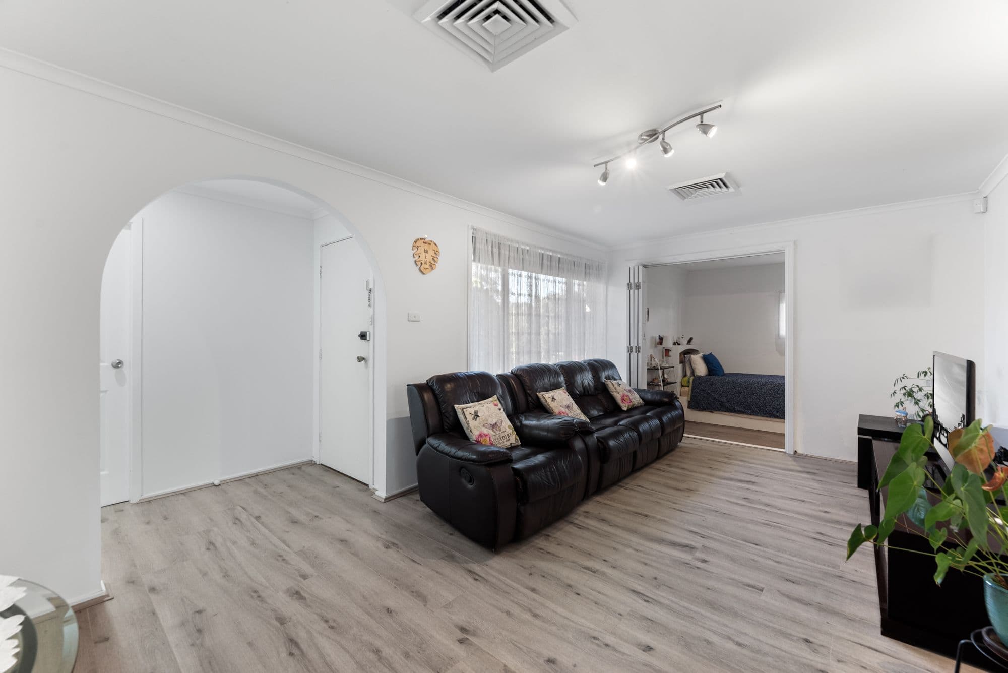 80 Cleopatra Drive, Rosemeadow NSW 2560, Rosemeadow - Thumbnail 3