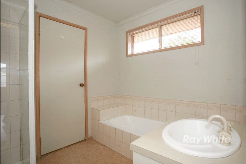 4 Borrowdale Court, CRANBOURNE VIC 3977, Cranbourne West - Thumbnail 8