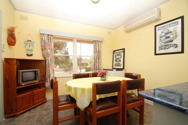 2 Waltham Street, BERRI SA 5343, Berri - Thumbnail 5