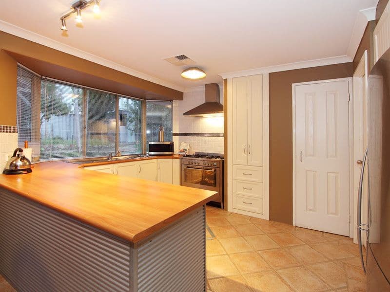 367 Summerlakes Parade, BALLAJURA WA 6066, Ballajura - Thumbnail 6