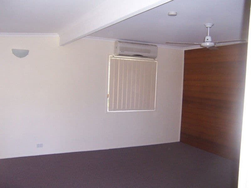 76 Velorum Drive, KINGSTON QLD 4114, Kingston - Thumbnail 2