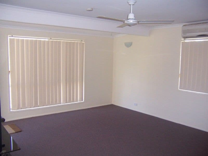 76 Velorum Drive, KINGSTON QLD 4114, Kingston - Thumbnail 3
