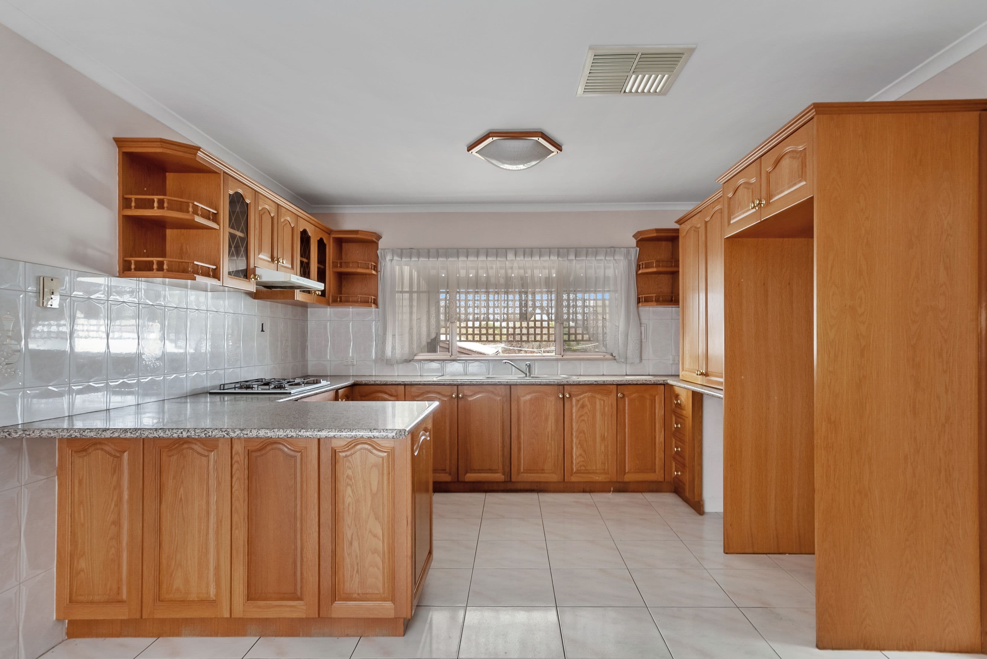 33 Wilson Boulevard, Reservoir VIC 3073, Reservoir - Thumbnail 4