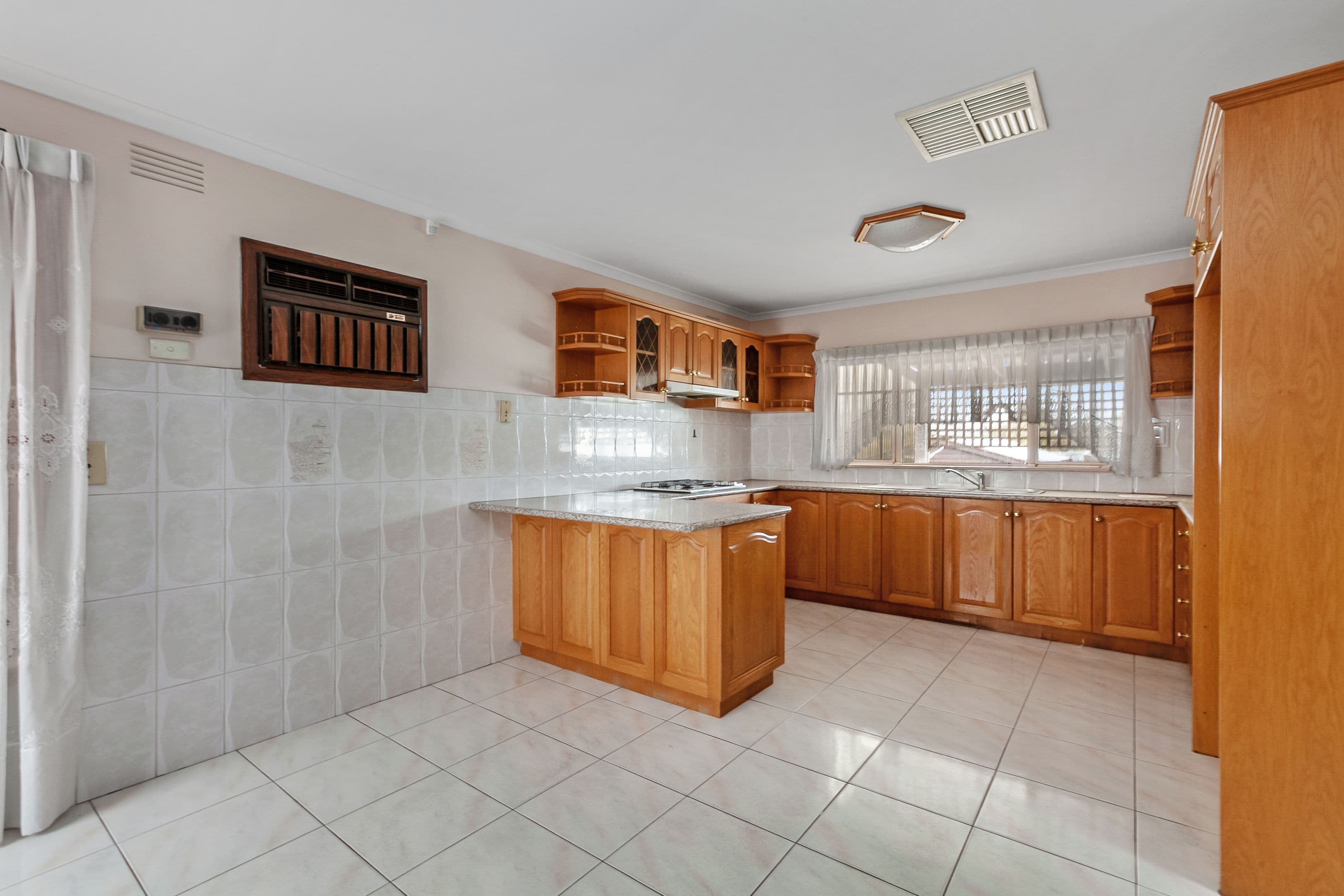 33 Wilson Boulevard, Reservoir VIC 3073, Reservoir - Thumbnail 5
