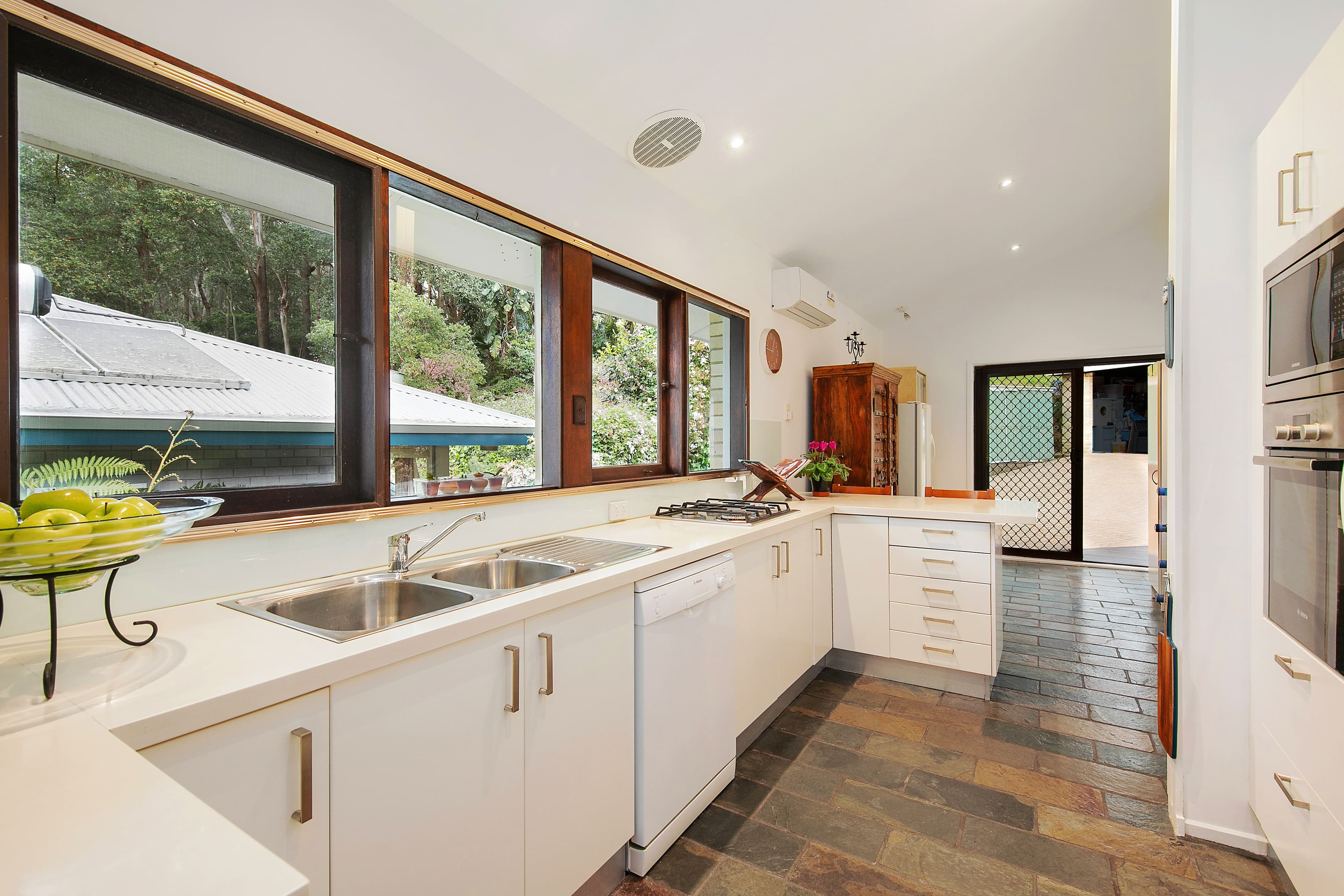 17 Campbell Drive, Wahroonga NSW 2076, Wahroonga - Thumbnail 5