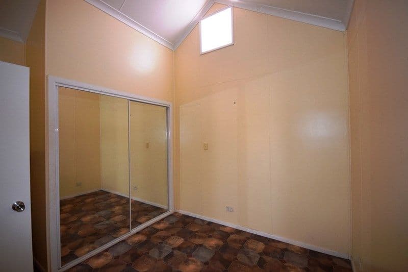 121 Wren Street, Longreach QLD 4730, Longreach - Thumbnail 6