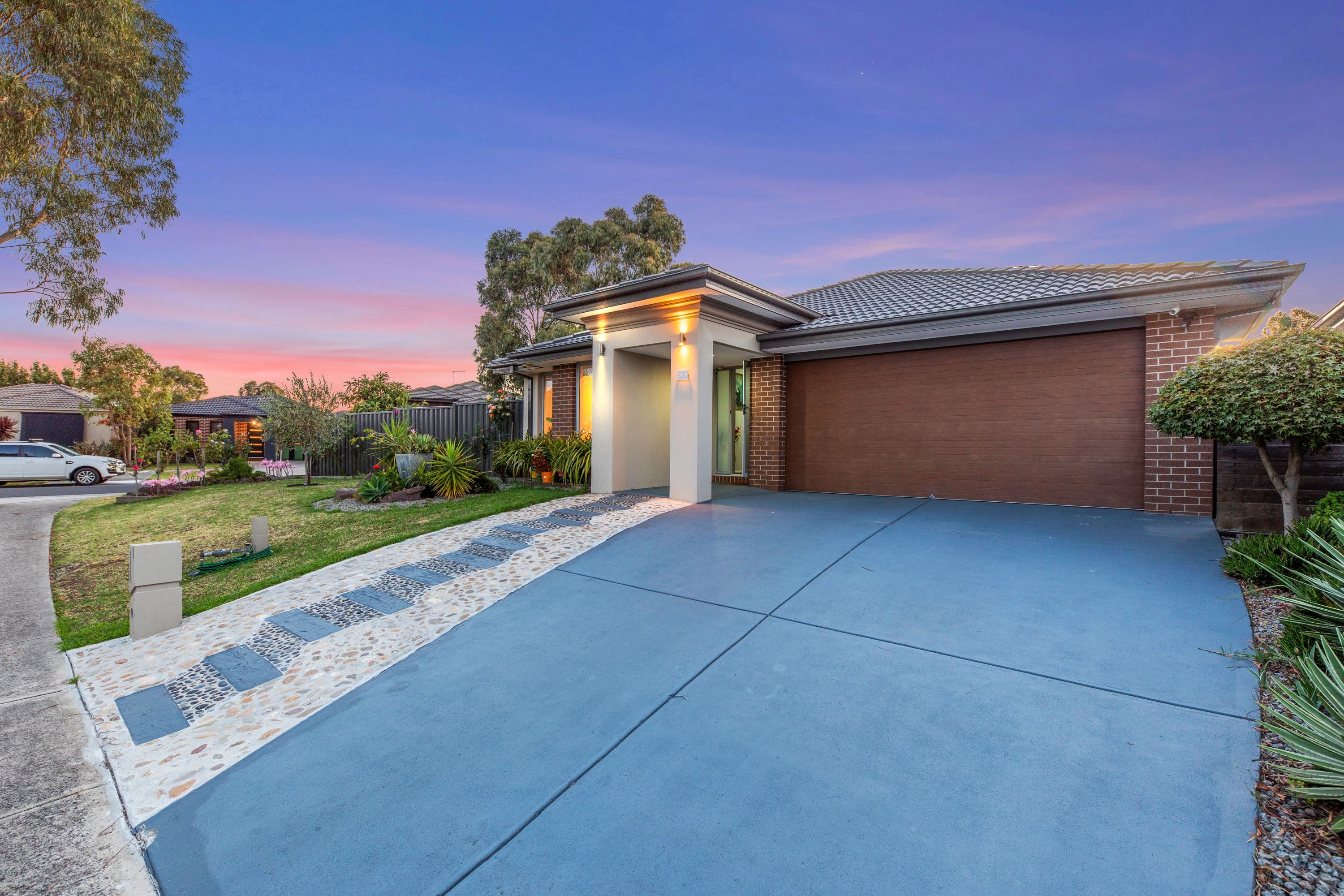 1 Illawarra Way, Pakenham VIC 3810, Pakenham - Thumbnail 2