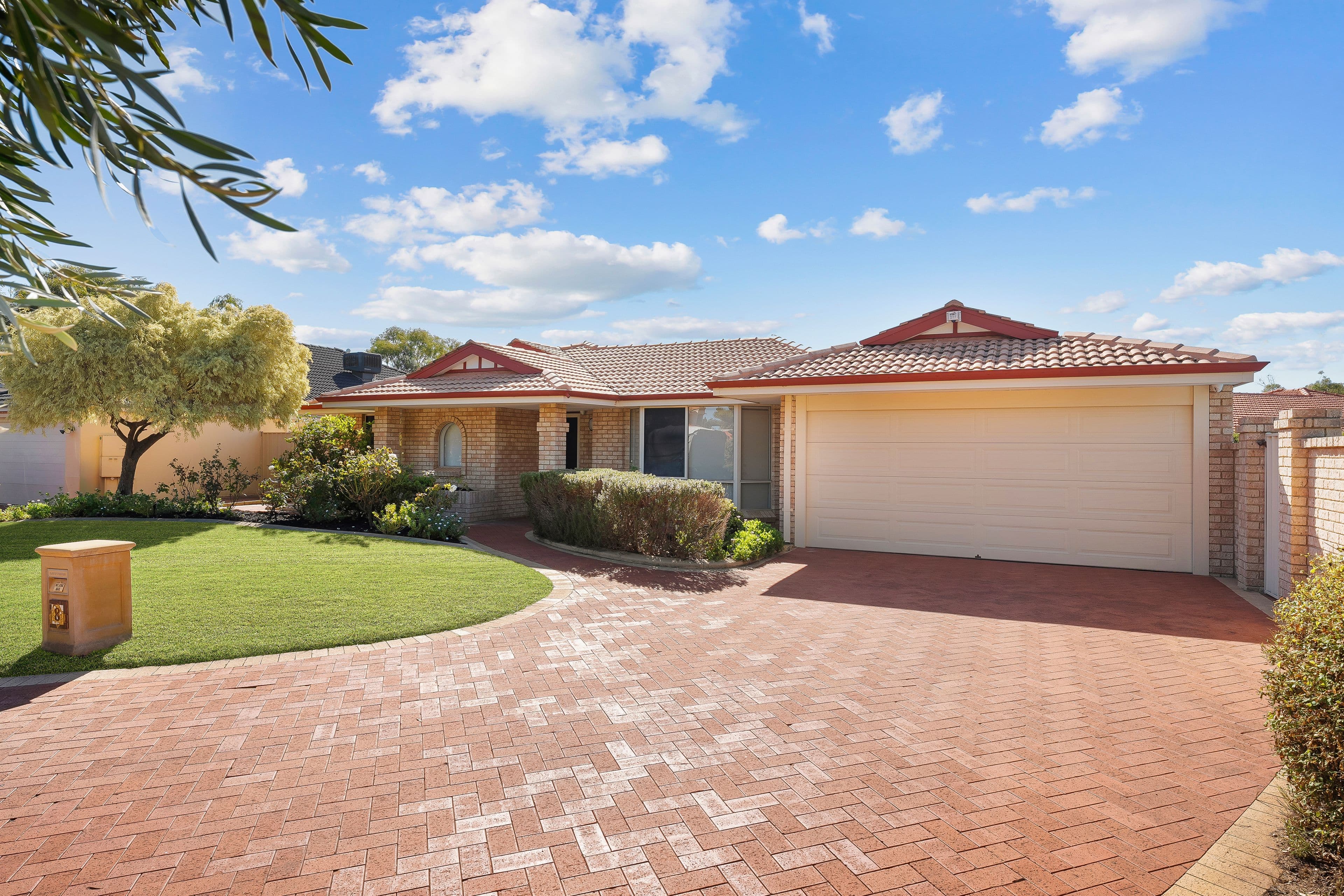 8 Menton Place, Secret Harbour WA 6173, Secret Harbour - Thumbnail 2