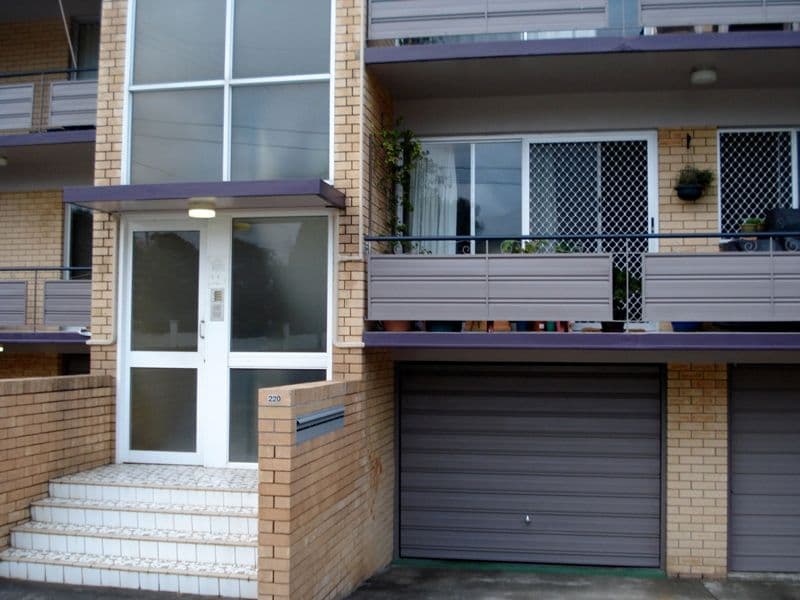 220 Cavendish Road, COORPAROO QLD 4151, Coorparoo - Thumbnail 2