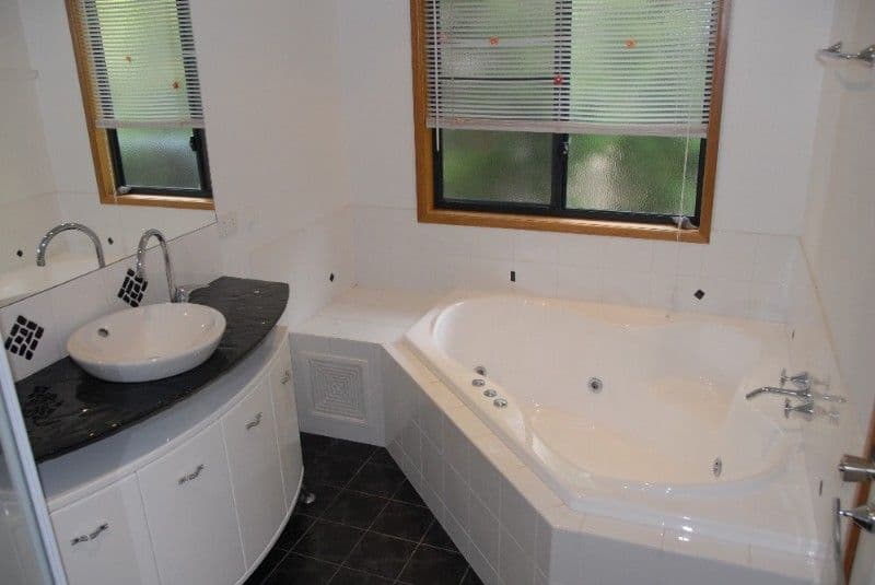 39 Tropic Road, CANNONVALE QLD 4802, Cannonvale - Thumbnail 6