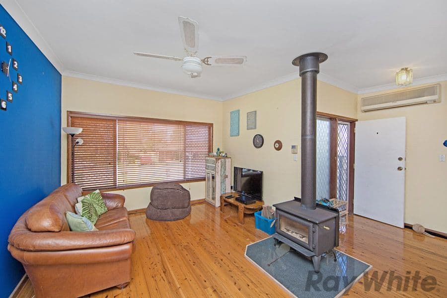 14 Delia Avenue, Budgewoi NSW 2262, Budgewoi - Thumbnail 2