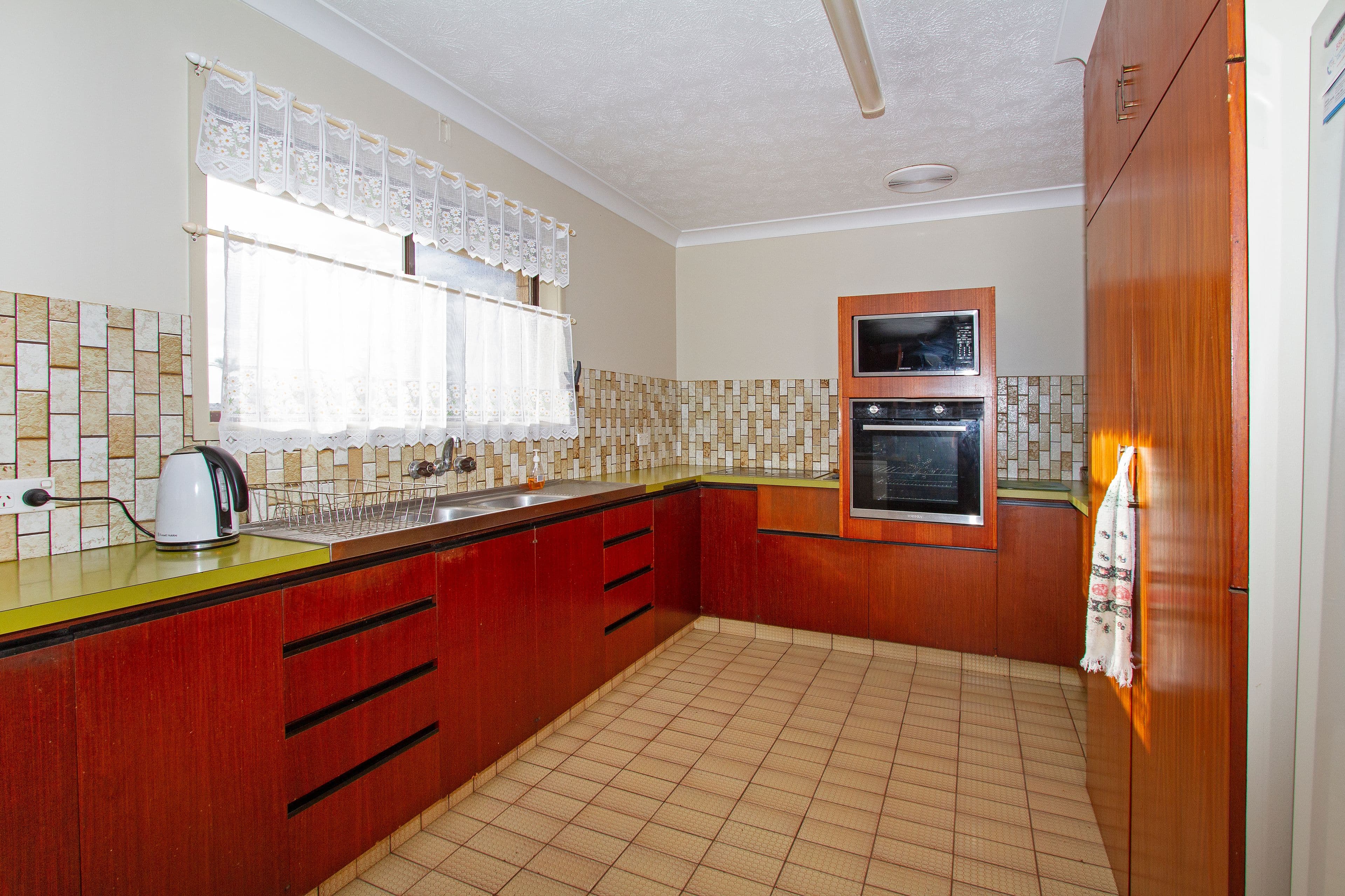 8 Bass Place, Paradise Point QLD 4216, Paradise Point - Thumbnail 6