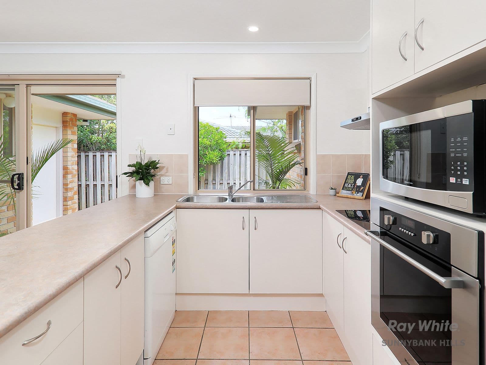 92 Hamish Street, Calamvale QLD 4116, Calamvale - Thumbnail 4