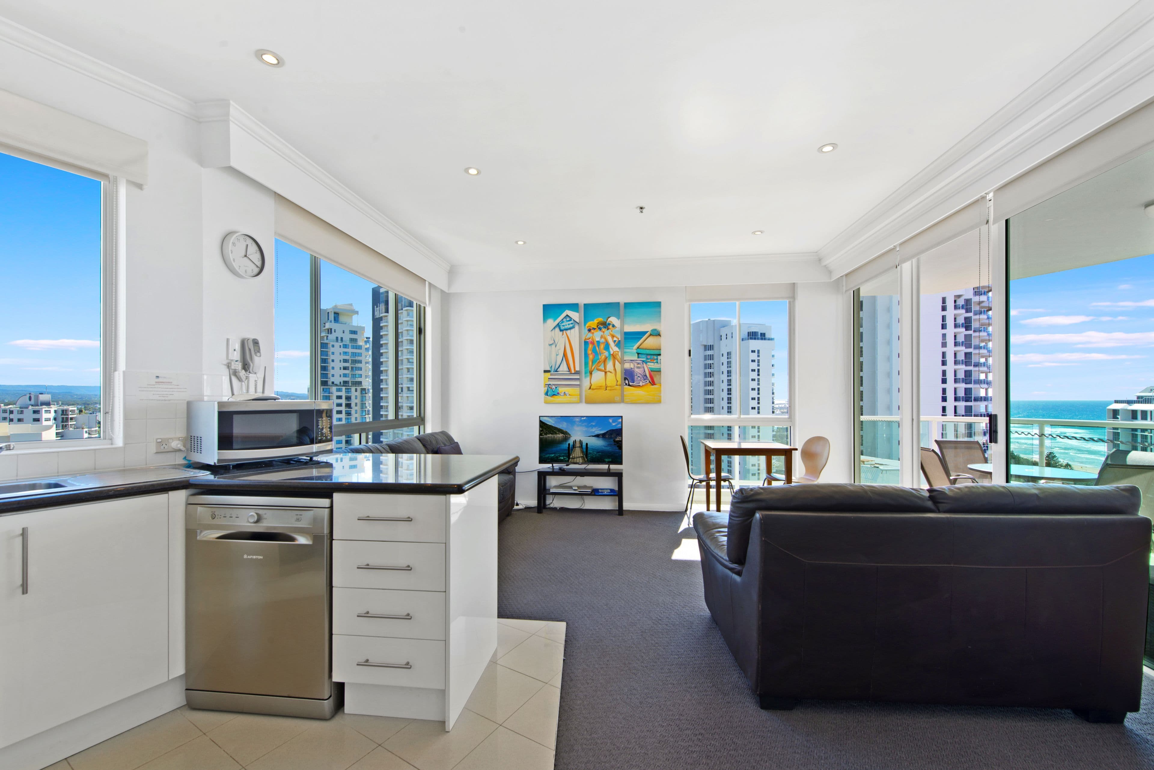 5 Woodroffe Avenue, Main Beach QLD 4217, Main Beach - Thumbnail 6
