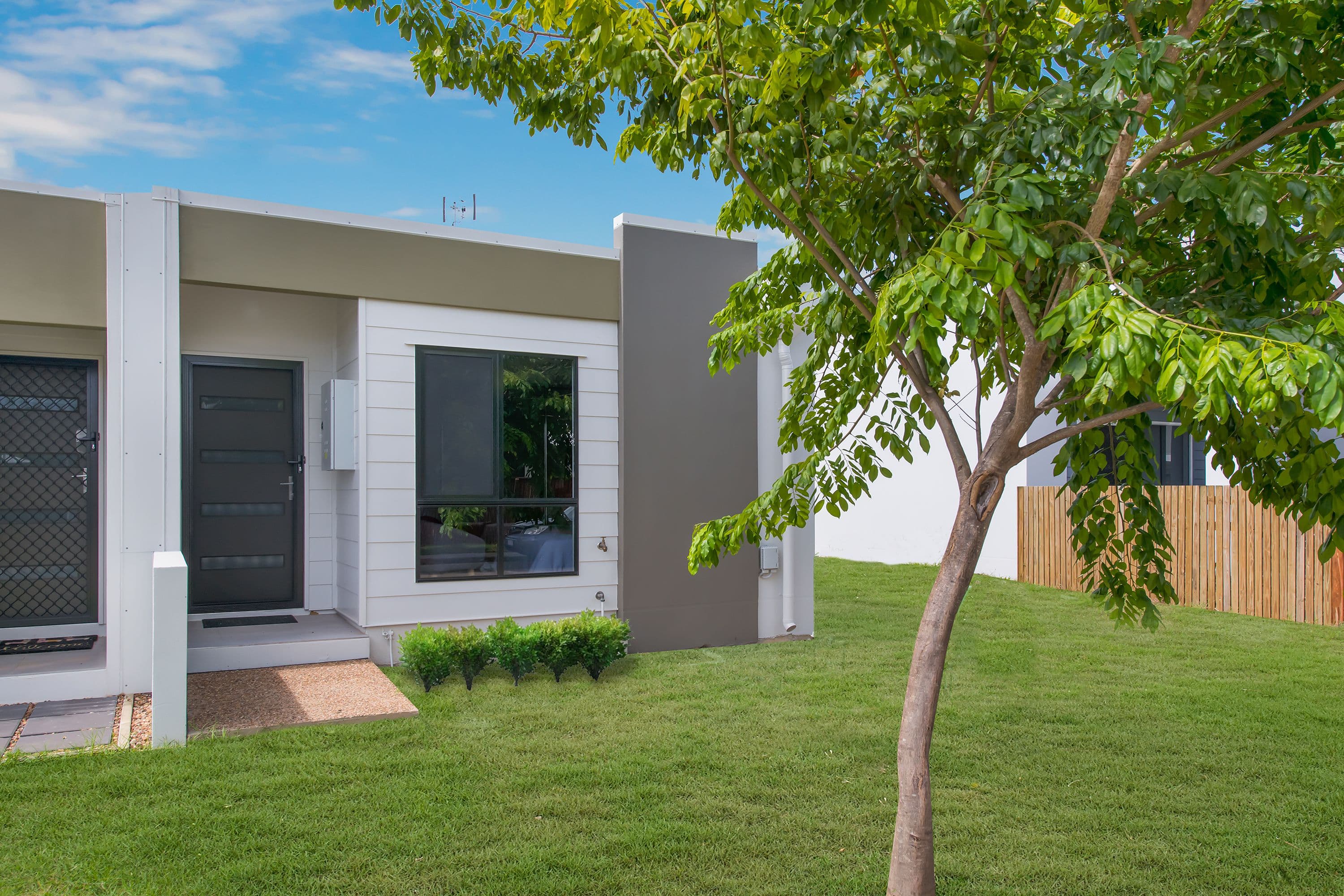 16 Lawrie Avenue, Oonoonba QLD 4811, Oonoonba - Image 1