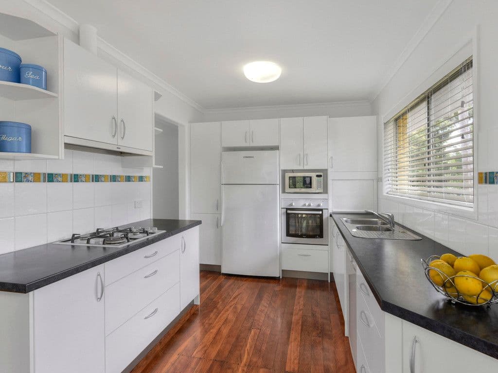 2 Caradon Street, Albany Creek QLD 4035, Albany Creek - Thumbnail 4