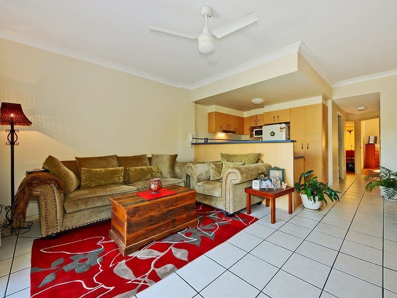 2 Henry Street, Redcliffe QLD 4020, Redcliffe - Thumbnail 2