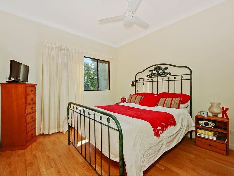2 Henry Street, Redcliffe QLD 4020, Redcliffe - Thumbnail 5