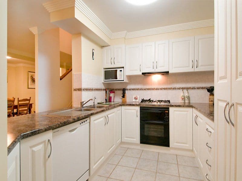 202 Endeavour Drive, BANKSIA BEACH QLD 4507, Banksia Beach - Thumbnail 2