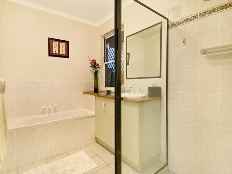 202 Endeavour Drive, BANKSIA BEACH QLD 4507, Banksia Beach - Thumbnail 4