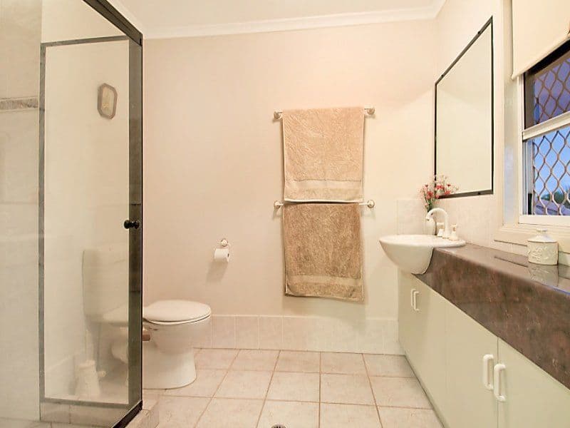 202 Endeavour Drive, BANKSIA BEACH QLD 4507, Banksia Beach - Thumbnail 5