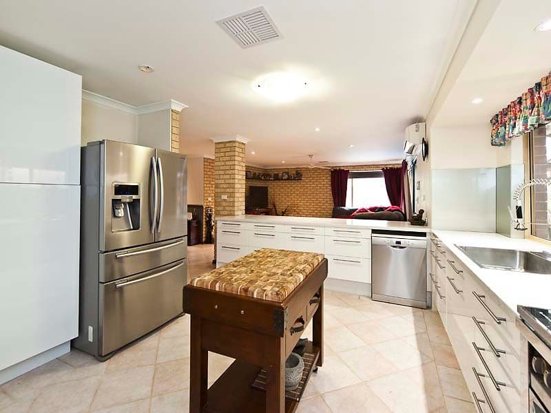 11 Fathom Ramble, WAIKIKI WA 6169, Waikiki - Thumbnail 2