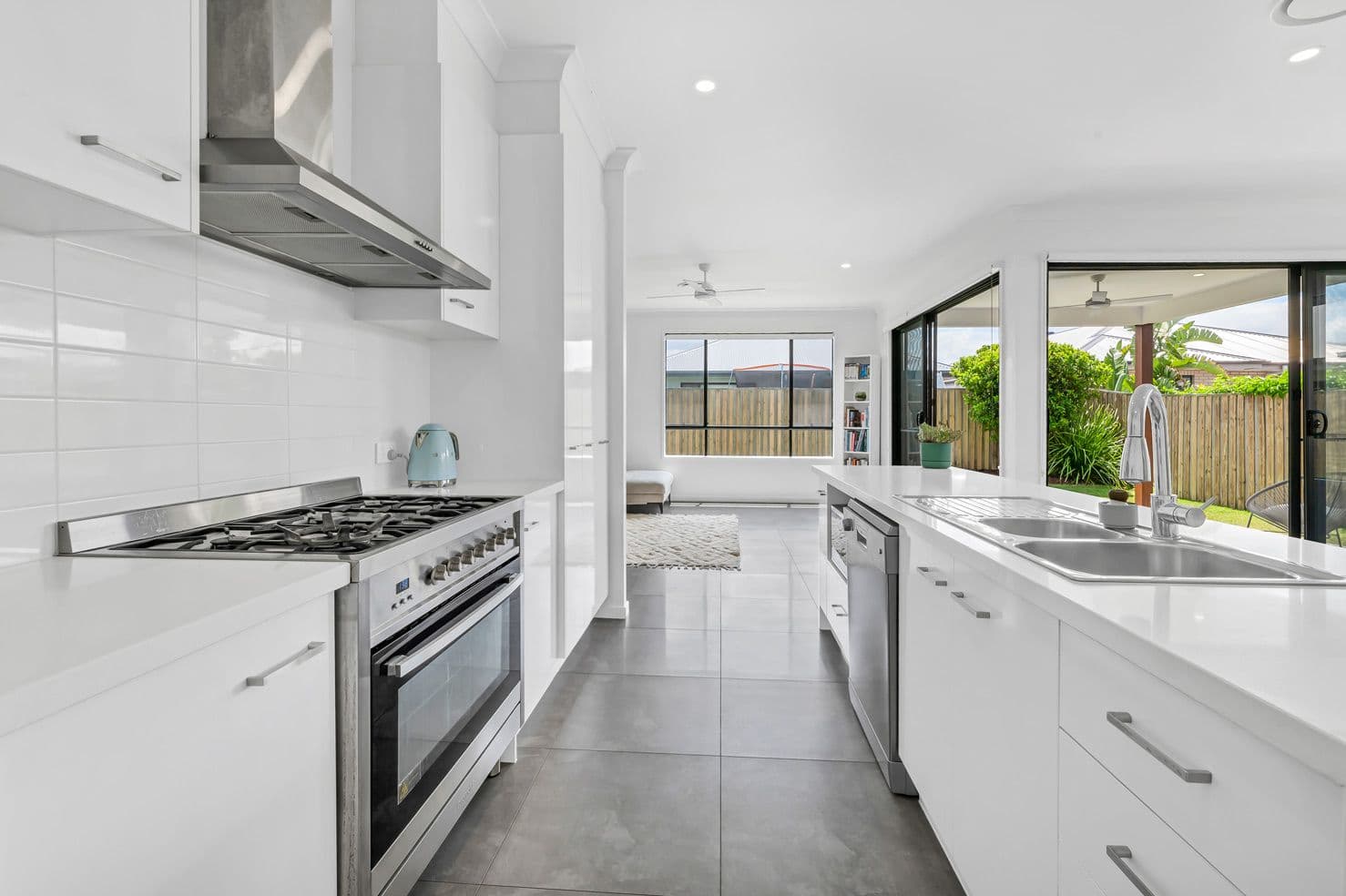 10 Woocoo Close, Pimpama QLD 4209, Pimpama - Thumbnail 2