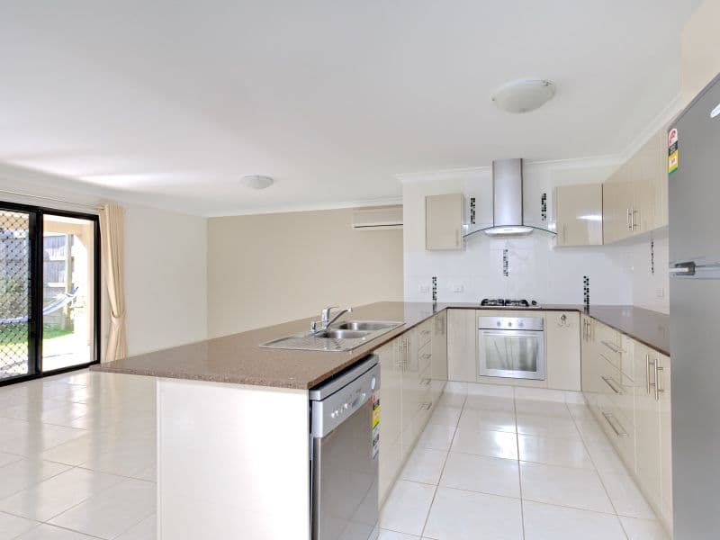 10 Plymouth Place, CALAMVALE QLD 4116, Calamvale - Thumbnail 2