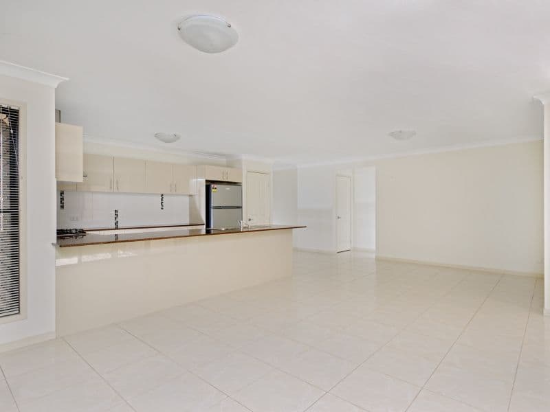 10 Plymouth Place, CALAMVALE QLD 4116, Calamvale - Thumbnail 4